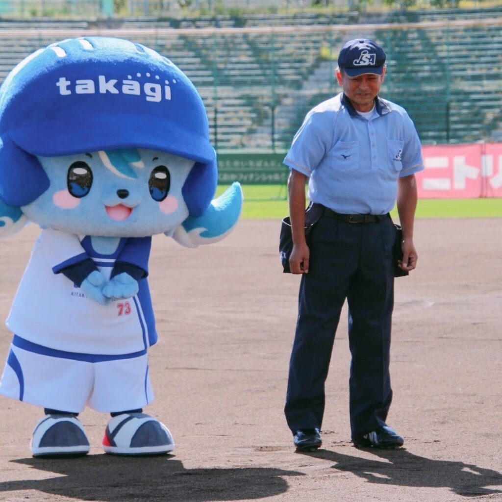 球団マスコット　なみるん　きぐるみ　タカギ北九州ウォーターウェーブ
